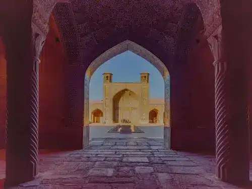 Traditional Islamic architecture archway symbolizing Al Mahdi Institute’s commitment to classical Islamic studies and spiritual learning