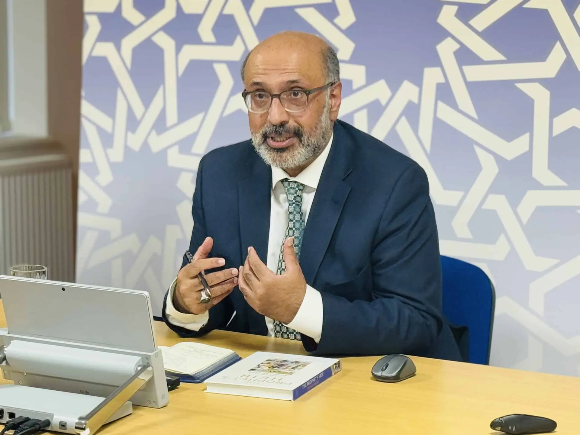 Dr Hassan Abbas Delivers a Seminar exploring “A People’s History of Islam: Tales of Mystics, Pilgrims and the Ordinary”